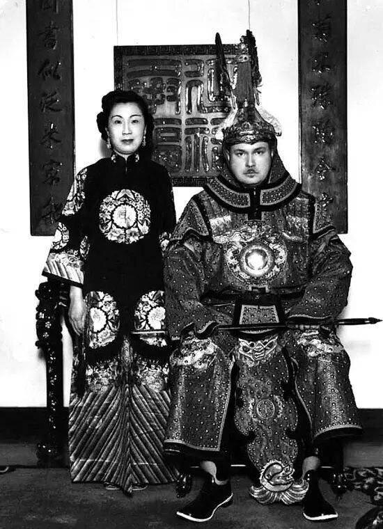 Ван Гулик с женой