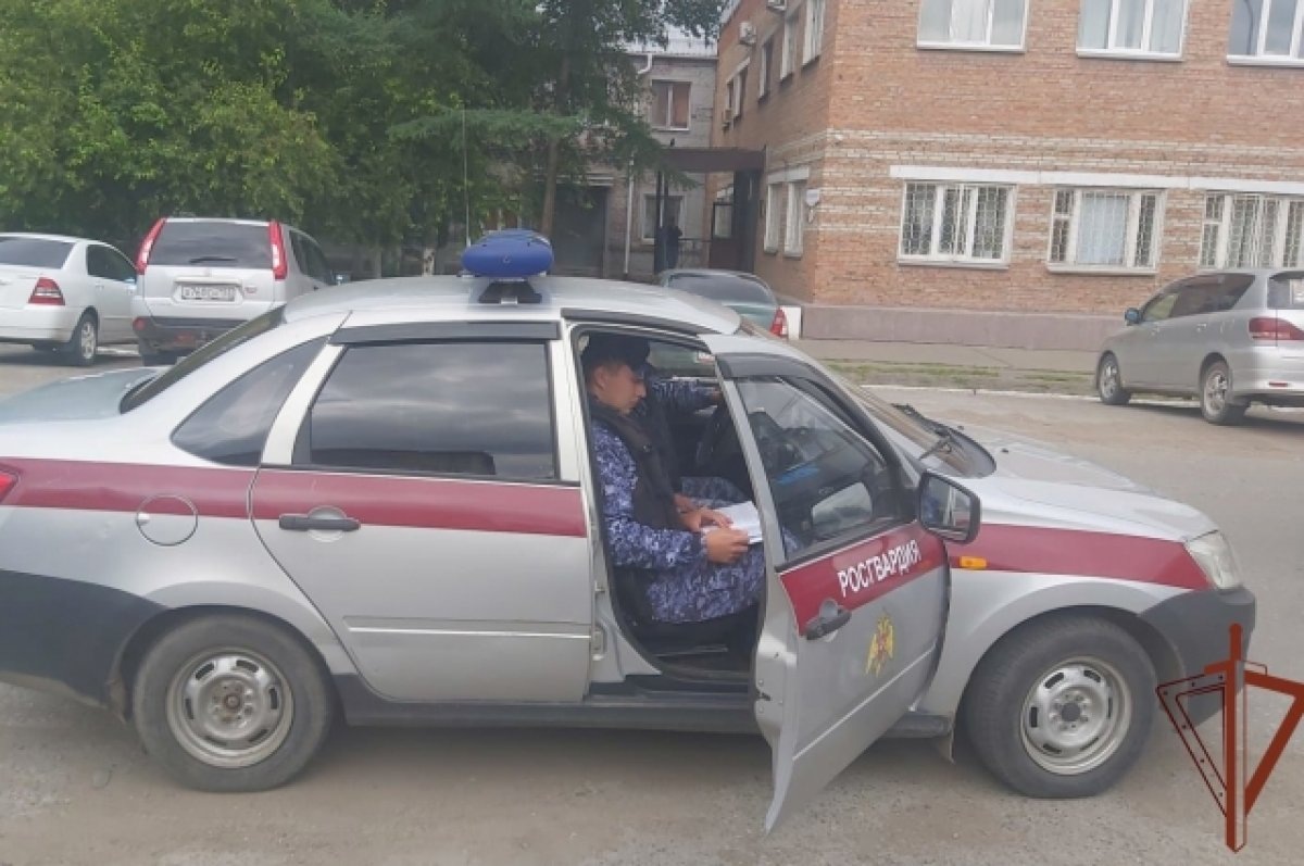    В Омской области росгвардейцы предотвратили пожар в частном доме