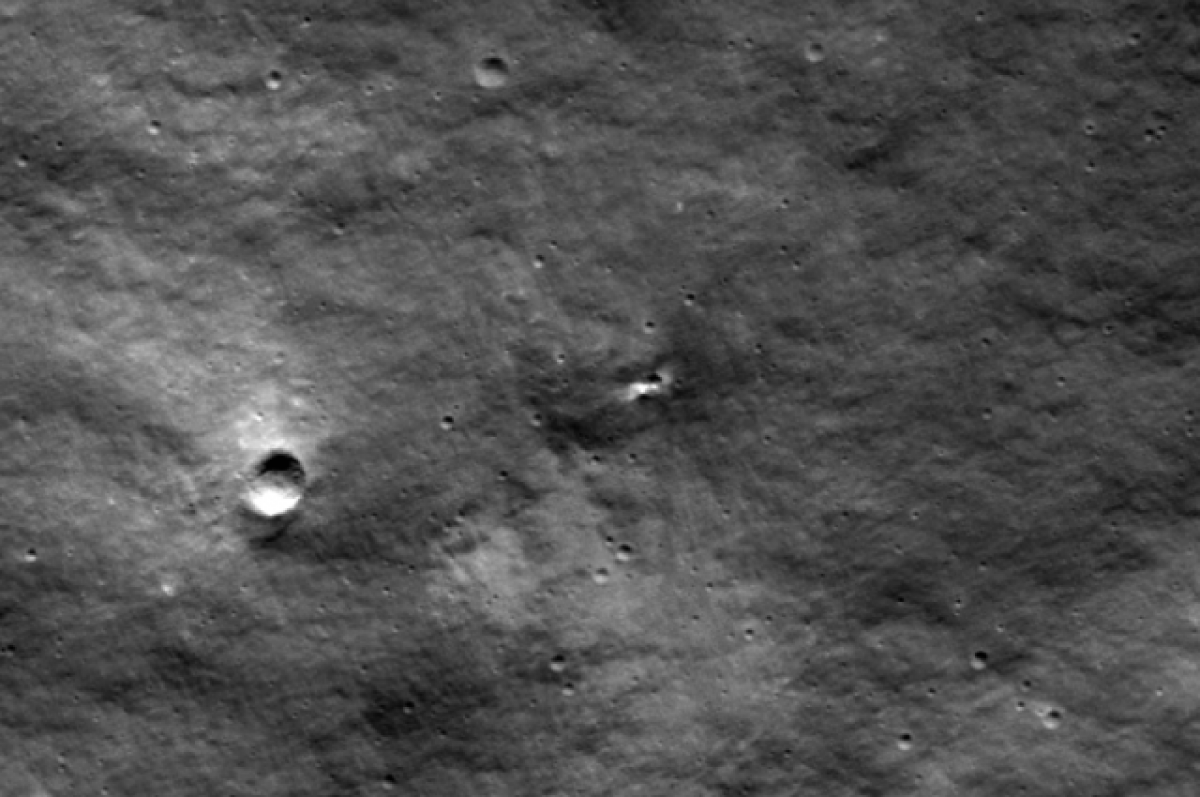    NASA опубликовало фото кратера в месте вероятного падения станции «Луна-25»