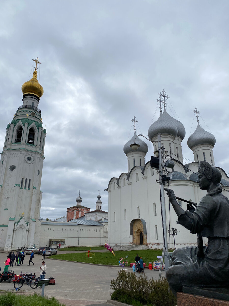 Почему купола православных церквей бывают разного цвета?