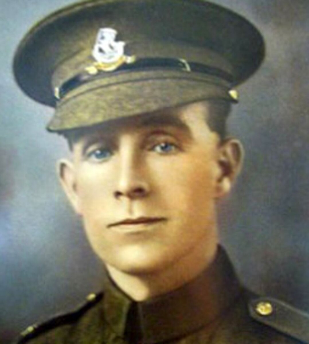 Диван интригует