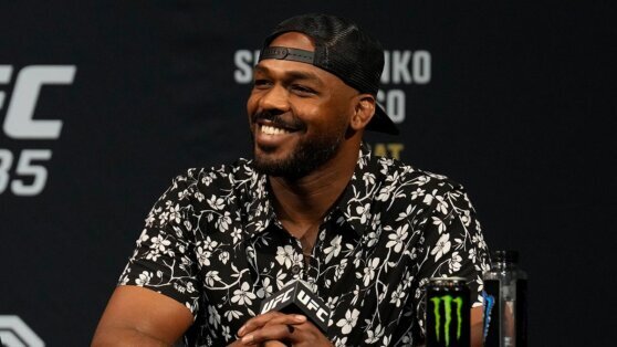    Джон Джонс победил Сирила Гана в первом раунде в бою за титул чемпиона UFC Даниил Шалонников