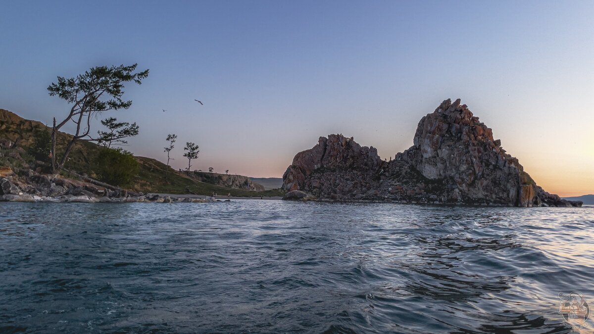 Путешествуем по Байкалу вокруг Ольхона на моторной лодке. Стоит ли авантюра усилий, что смотреть и "какие подводные"?