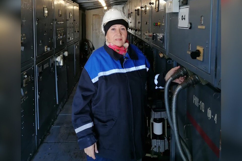     Мать семерых детей из Самарской области Ольга Троеглазова рассказала, как справляется с мужской работой. Фото: предоставлено "КП-Самара"