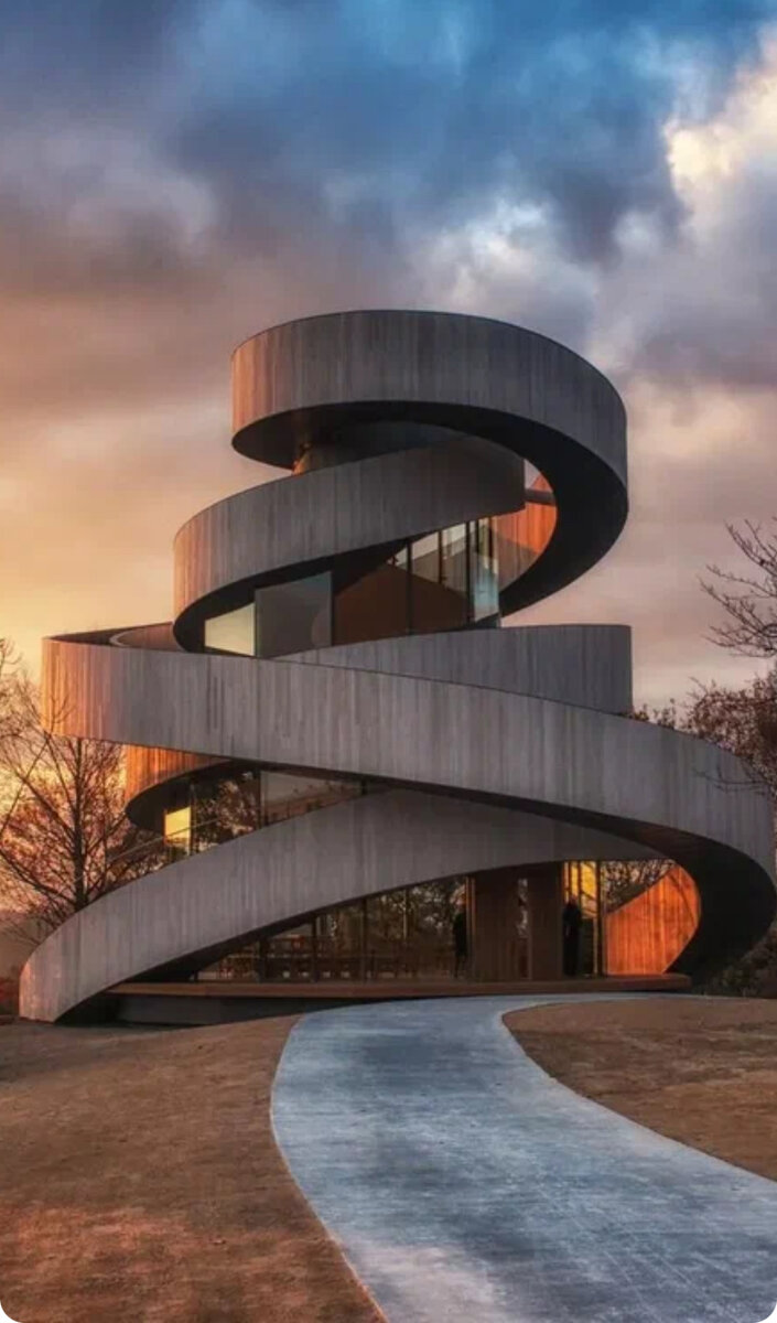 Включает детальную разработку проекта будущего здания или сооружения с учетом действующих строительных нормативов.