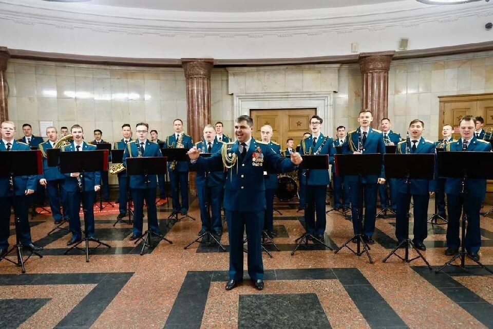     На станциях «Театральная» и «Курская» в Москве прошли концерты в честь Международного женского дня  Департамент транспорта Москвы