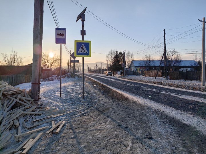     Пустые, но красивые поселковые улицы / Анастасия Дудалова