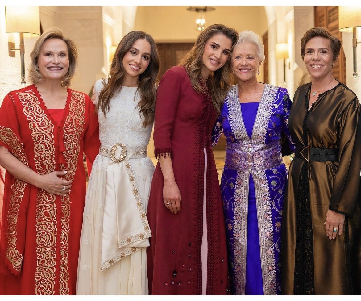 Среди близких королевской семьи много европейцев