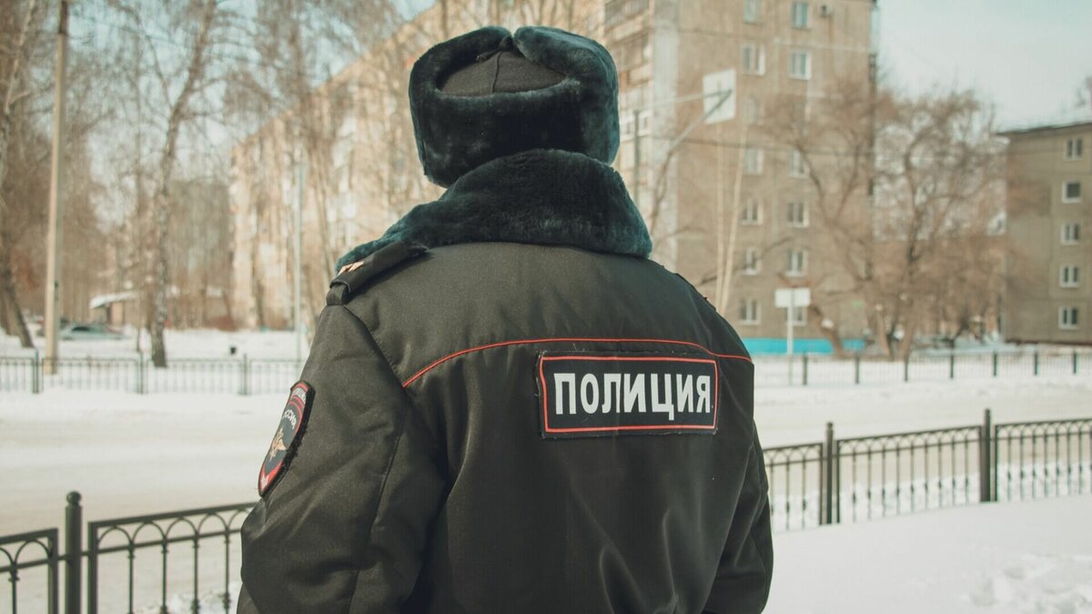     Во Владивостоке задержали 18-летнего нарушителя ПДД. Парень без прав сперва скрылся от полицейских, а затем стал виновником ДТП.