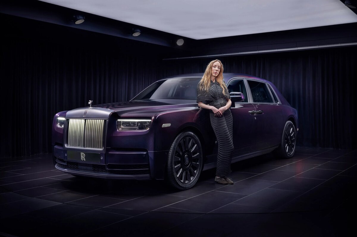 Rolls-Royce показал автомобиль с дизайном Айрис ван Херпен | Мадонна Мур |  Дзен