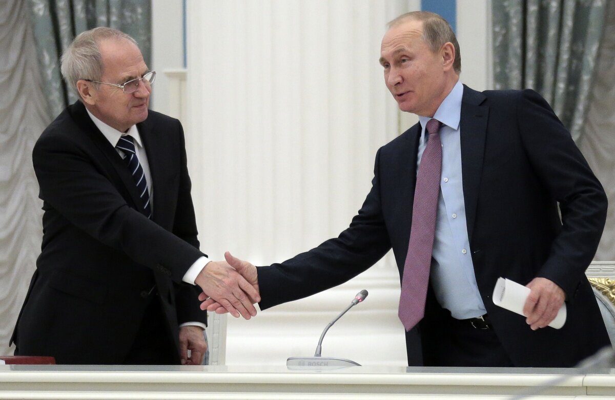 Путин  и Зорькин.   Фото с сайта Яндекс-картинки