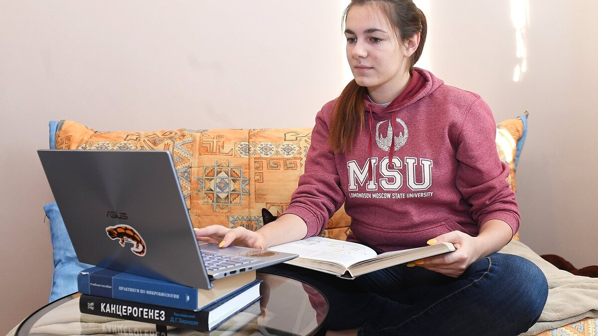    Студенты МГУ перешли на дистанционное обучение© РИА Новости . Екатерина Чеснокова