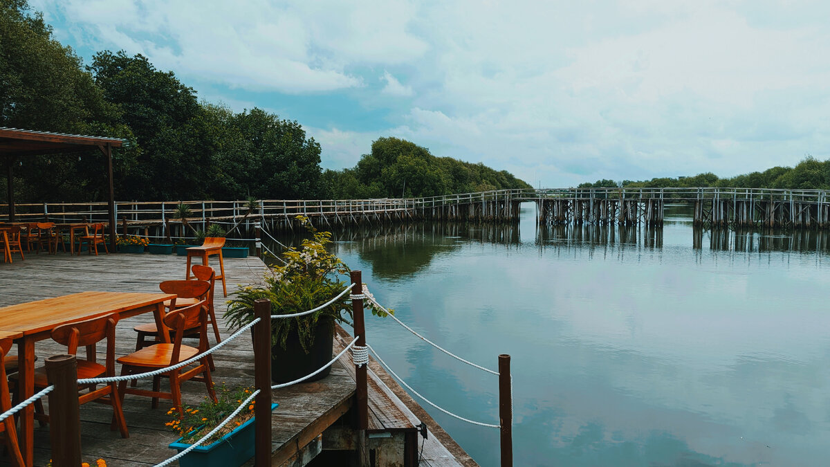 Рестоан над водой