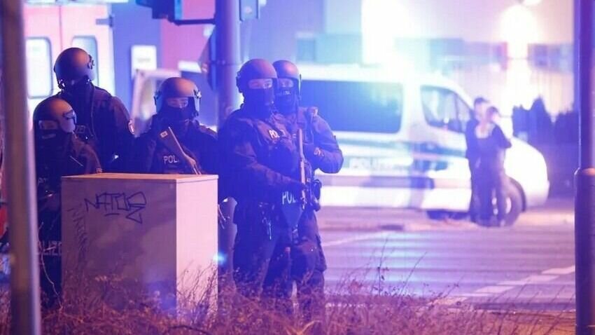     В результате стрельбы в немецком городе Гамбурге погибли как минимум семь человек и 24 получили серьёзные ранения.