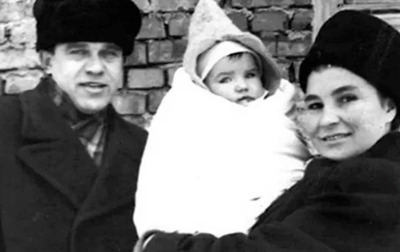  Она дебютировала в 29 лет, однако настоящая слава пришла лишь после 50 лет. Галина Макарова была не просто актрисой – ее любили как родную тысячи советских зрителей.-2