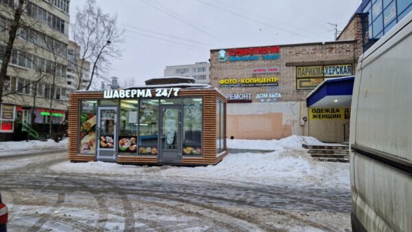Этот киоск «Шаверма 24/7» расположился на месте газетного киоска, принадлежащего ЗАО «Красногвардейское МРА «Союзпечать»