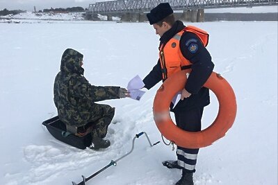    Спасатель и рыбак © Пресс-служба ГКУ МО «Мособлпожспас»