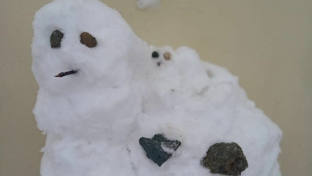     Снег, заваливший уже Владивосток и практически всё Приморье, оказывается ещё только намекает на грядущие неприятности. Портал «Маглипогода» обещает: самые сильные осадки — да ещё и с ветром — впереди.