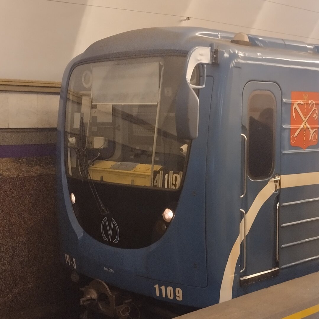 Фрагмент фотографии вагона №1109 с маршрутом №419, 2023 г. Сейчас он отправится на оборот по станции «Садовая» и уедет на Правобережную линию. Фотография автора