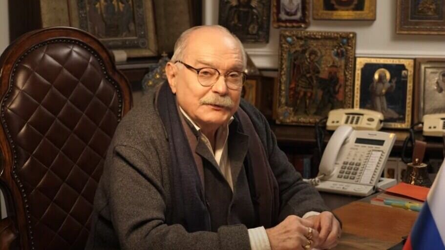     Журналист Андрей Караулов якобы обвинил режиссера Никиту Михалкова в вырубке лесов в Нижегородском области. За это на него завели уголовное дело о клевете, пишет ТАСС со ссылкой на источник в правоохранительных органах.