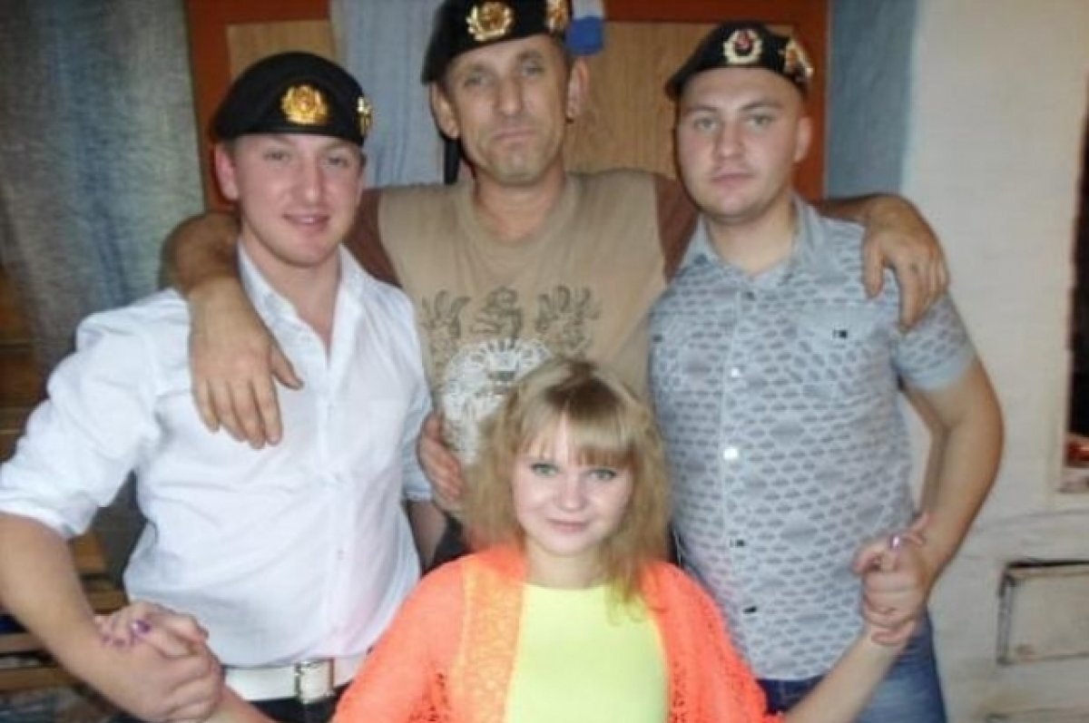    Под Новосибирском мать участника СВО пытается вернуть его на поминки брата