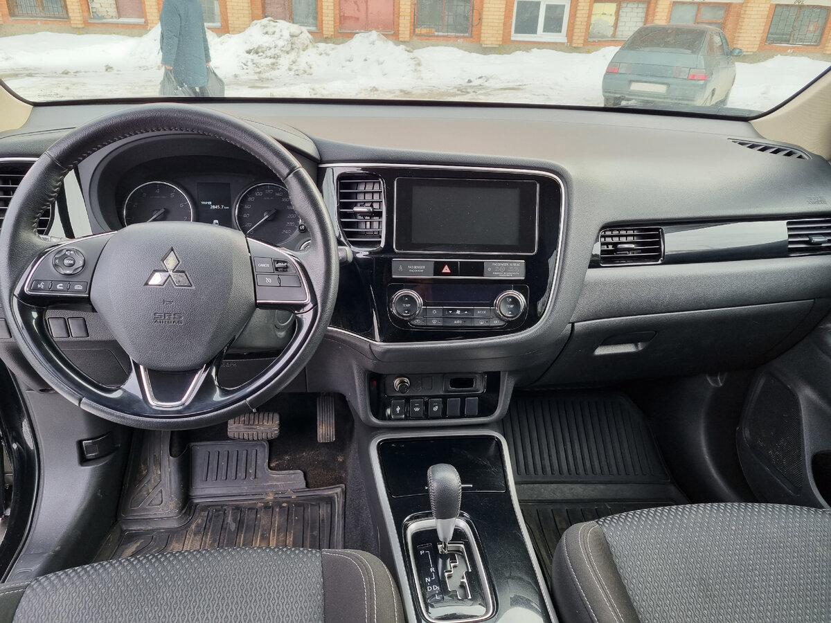 Салон Outlander