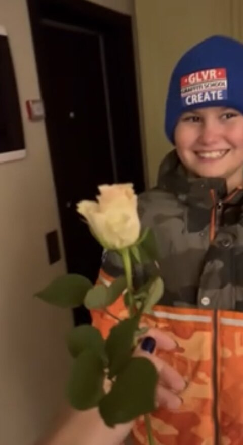     Мальчик порадовал свою маму небольшим подарком Скриншот: соцсети