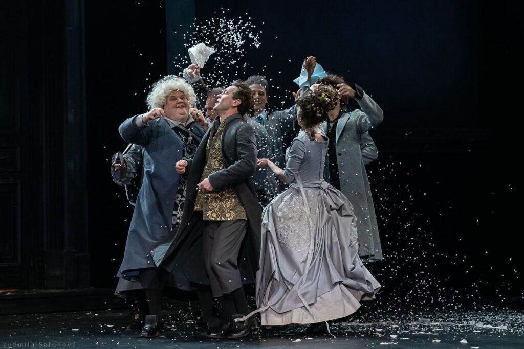 спектакль театр в театре вахтангова. театр в королеве. театр вахтангова феллини. попрыгунья чехов спектакль. театр вахтангова.