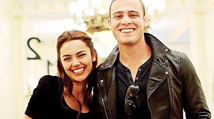      Керем Бюрсин и Ягмур Танрысевсин