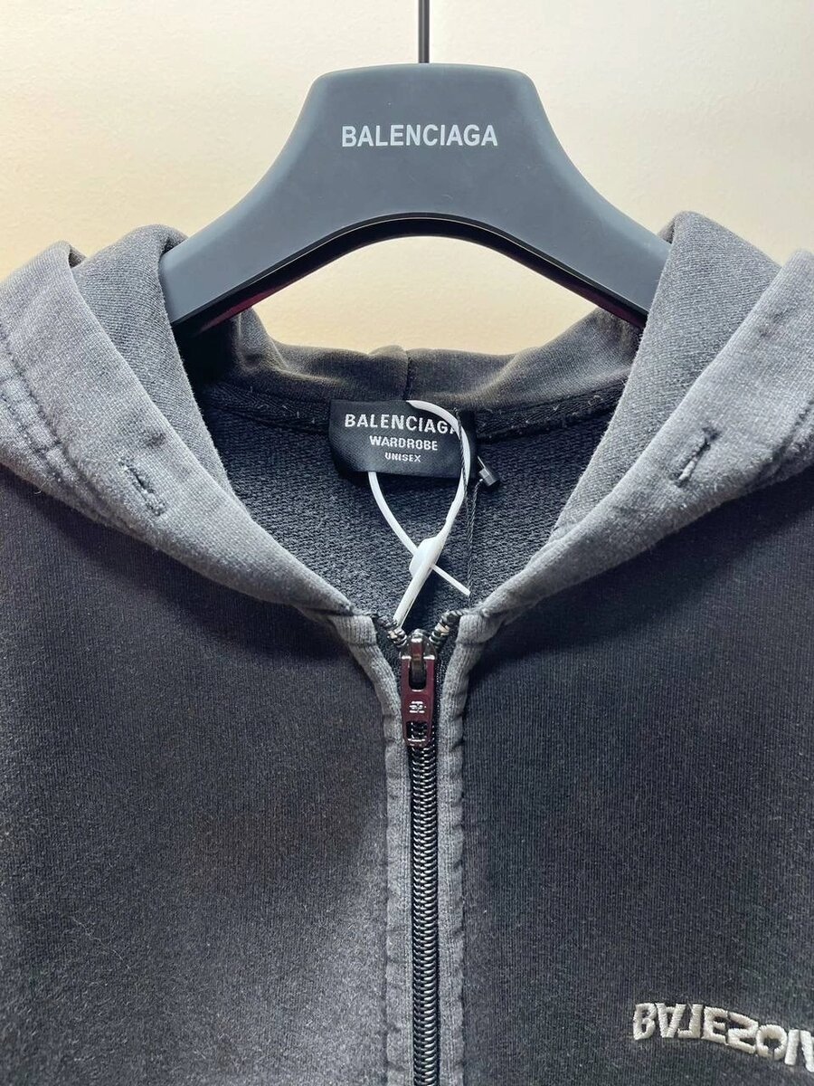 Хули Balenciaga,  11 000 руб.