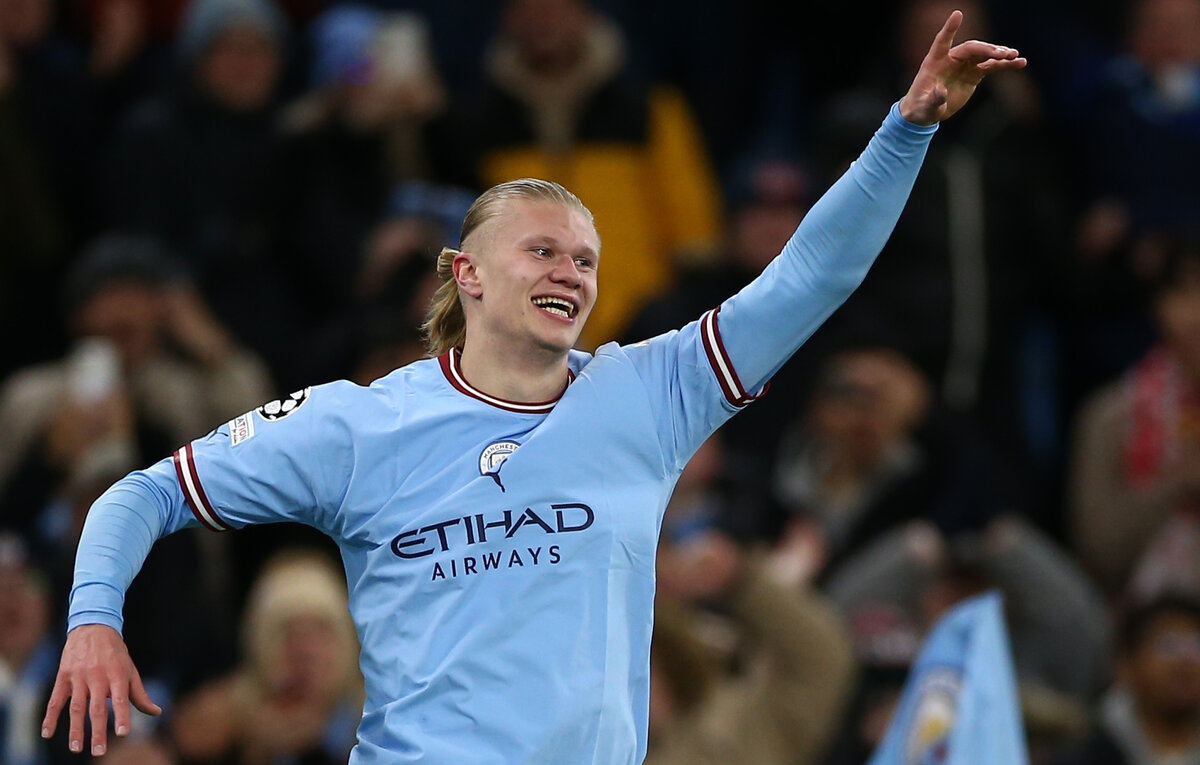    Нападающий "Манчестер Сити" Эрлинг Холанд  EPA-EFE/Adam Vaughan