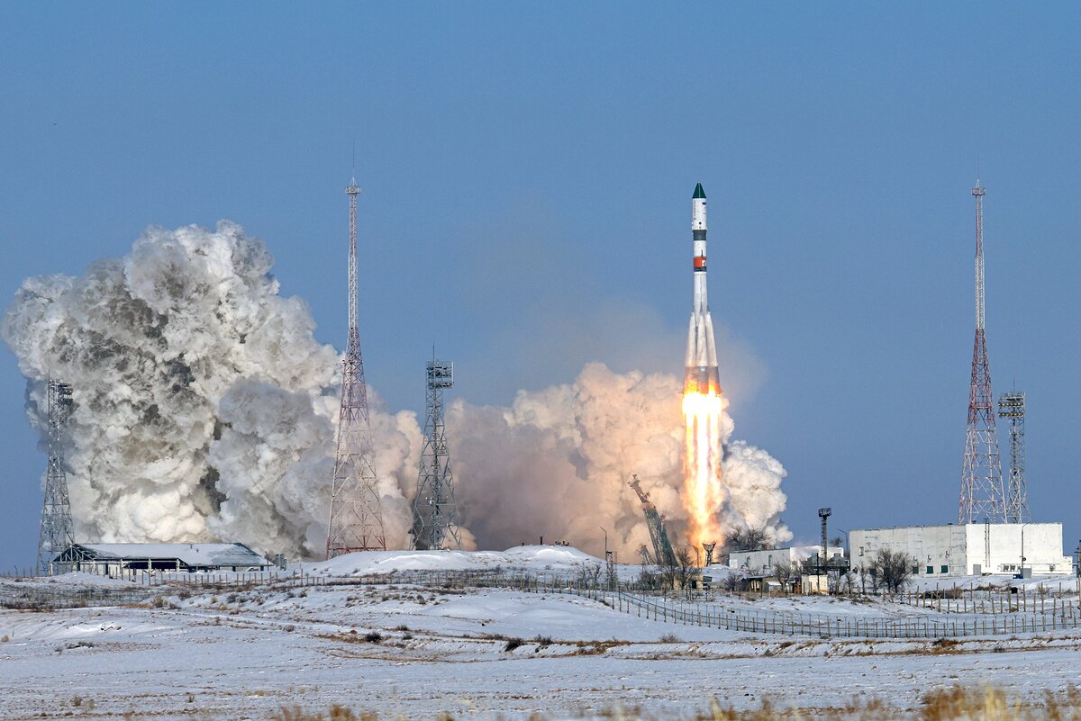  📷 📷 📷 📷 📷 📷    С Байконура стартовала ракета-носитель "Союз-2.1а" с грузовым кораблем "Прогресс МС-22"