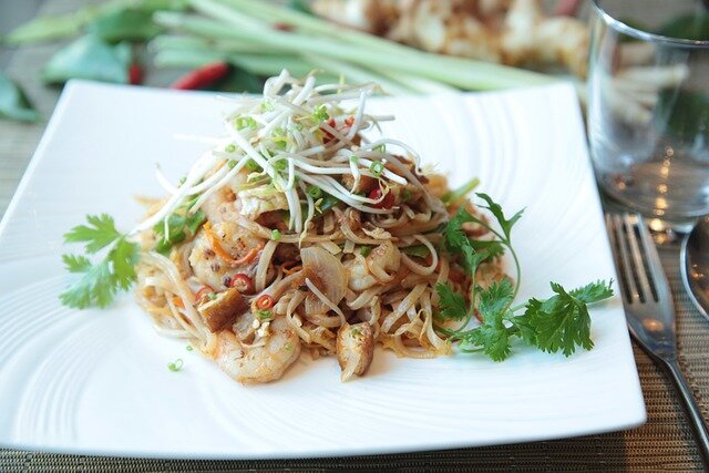 Таиланд — рай для гурманов с бесконечным разнообразием блюд, которые поразят ваши вкусовые рецепторы.