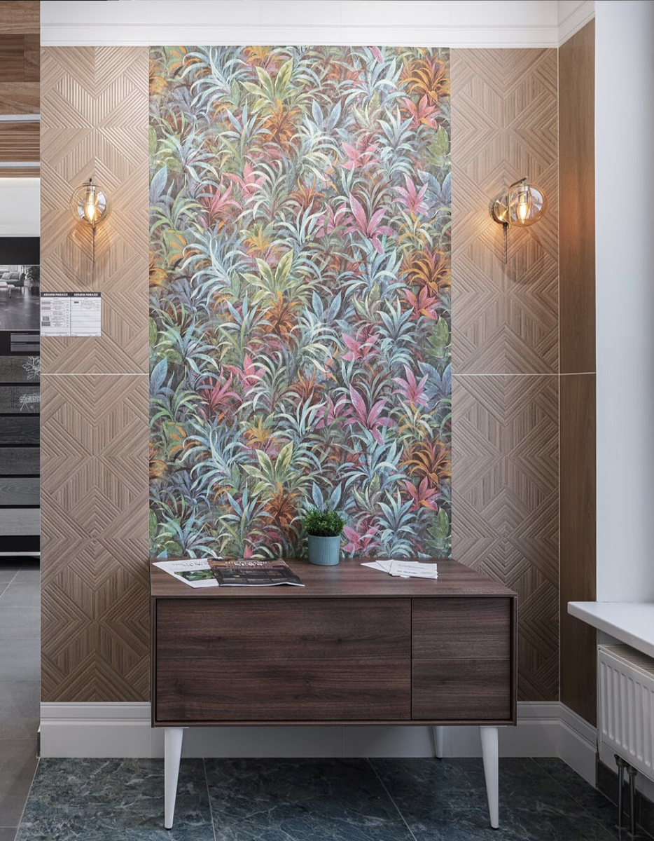 Оформление KERAMA MARAZZI / керамическая плитка "Ламбро", акцентные обои "Экзотика", тумба Atollo 