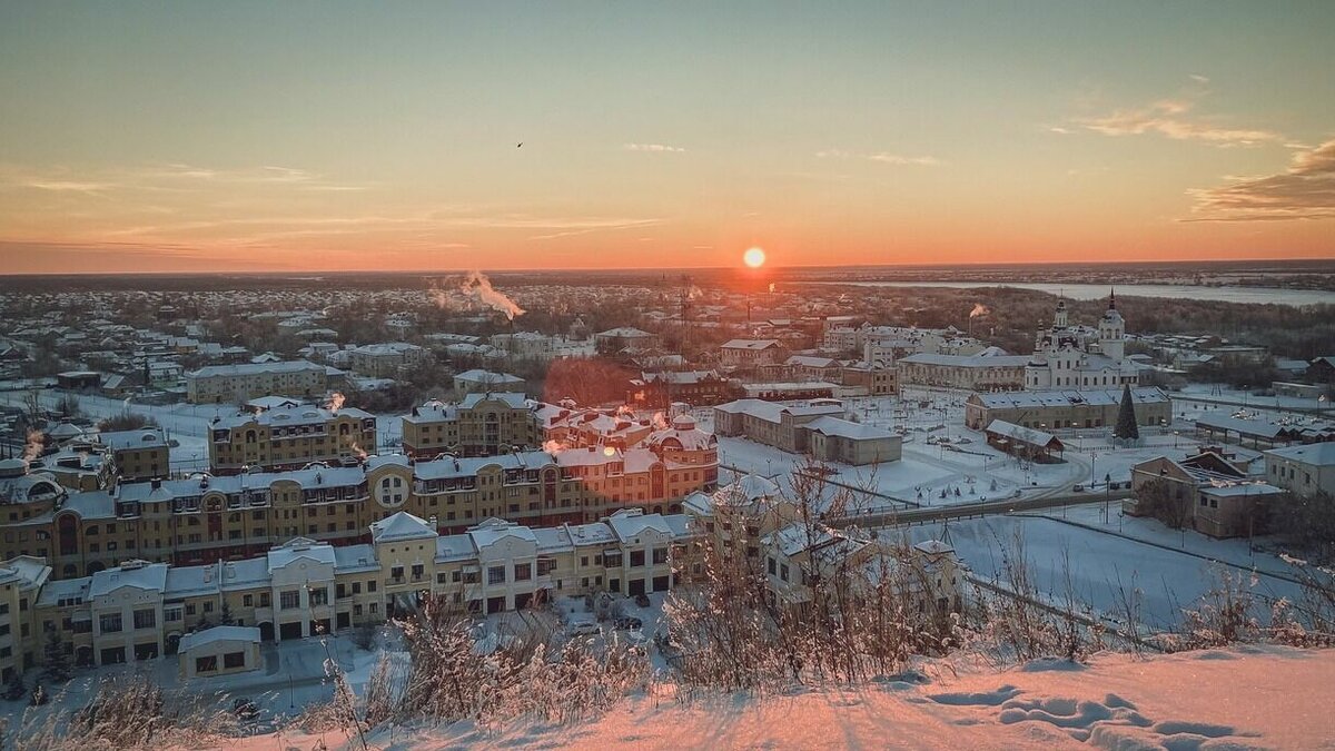    Сегодня в Тюмени ожидается потепление до +5 градусов к середине дня. Сейчас еа улице +1, однако ветер в 5 м/с охлаждает воздух до -4 градусов. В ближайшие 10 дней температура будет отрицательной лишь 19 и 20 марта — в понедельник и воскресенье.