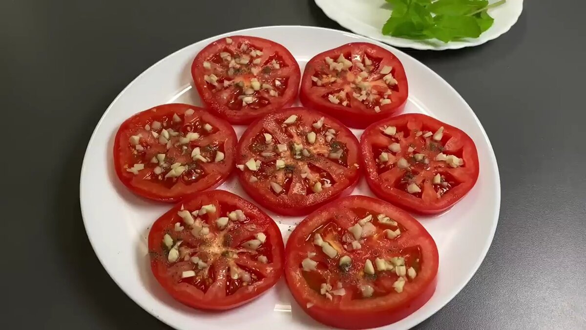 Закуски на праздничный стол: 20 простых и вкусных рецептов