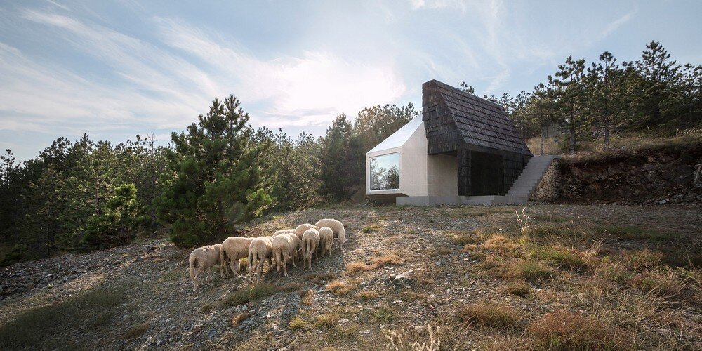 Новый проект дома от архитектурной фирмы EXE Studio в Сербии расположен недалеко от популярного туристического курорта Дивчибаре.