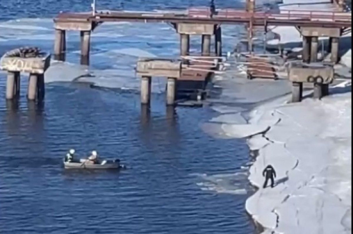    В Кимрах умирающего мужчину спасли из ледяной воды реки Волга