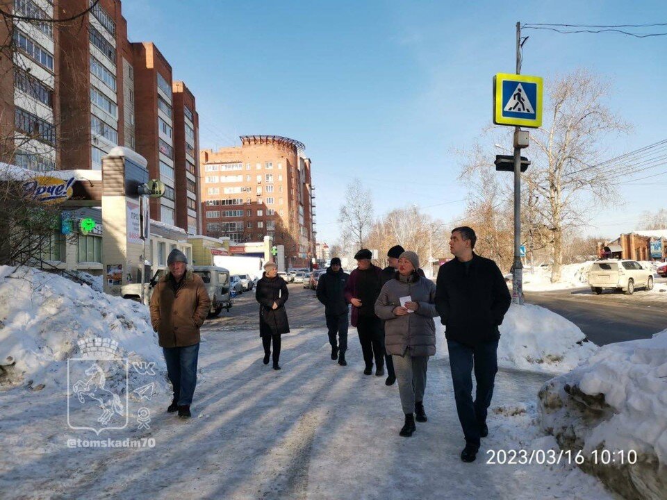     Комиссия выявила недочёты во дворах домов.  Пресс-служба мэрии Томска