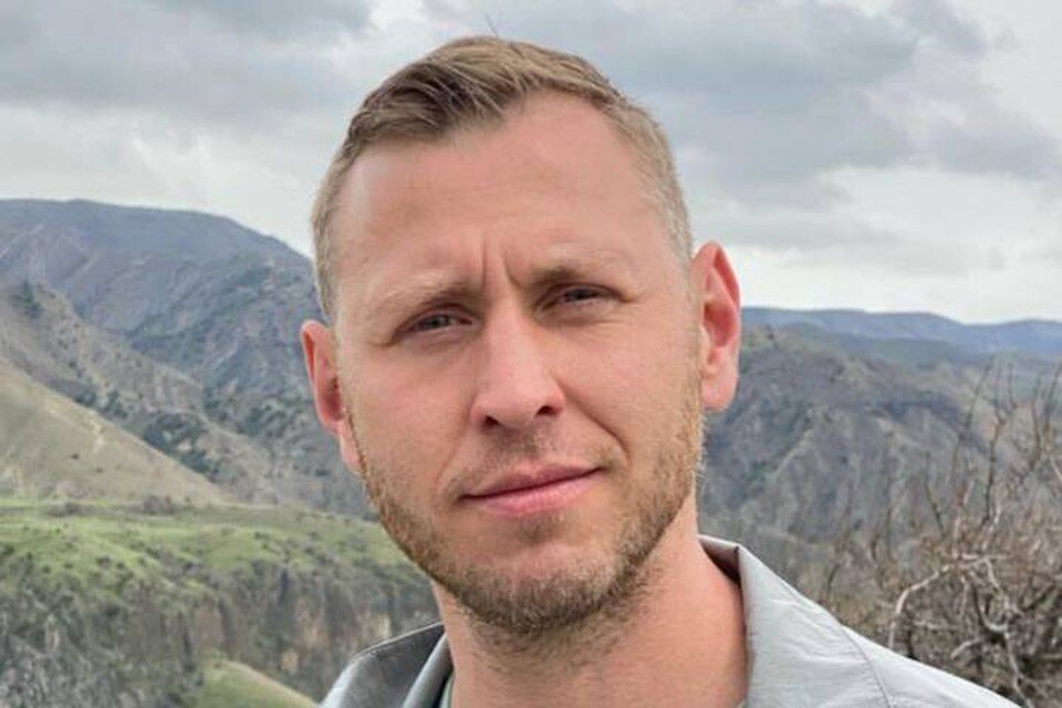     Звезда сериала "Кухня" попал под суд в Петербурге по подозрению на пьяную езду на Mercedes  Личная страничка героя публикации в соцсети