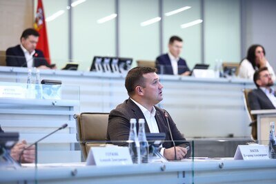    Министр стройкомплекса Подмосковья Владимир Локтев на совещании губернатора Московской области Андрея Воробьева с руководящим составом правительства Московской области и главами городских округов © Антон Чернов, «Подмосковье Сегодня»