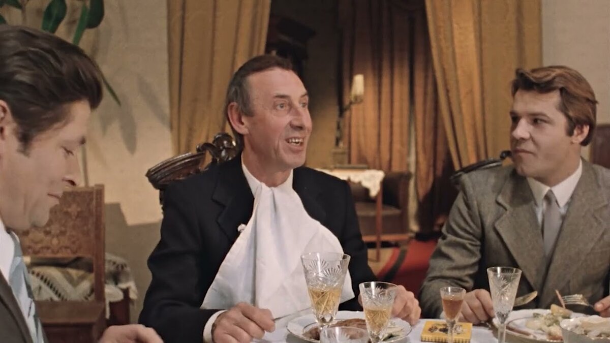 Кадр из фильма "Москва слезам не верит".