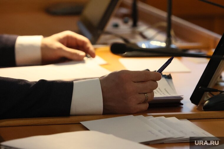    Свердловскому министерству инвестиций придется еще подождать нового шефа