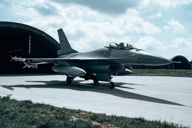    Вашингтон поставит Киеву ПВО и артиллерию вместо истребителей F-16, сказал Джон Кирби