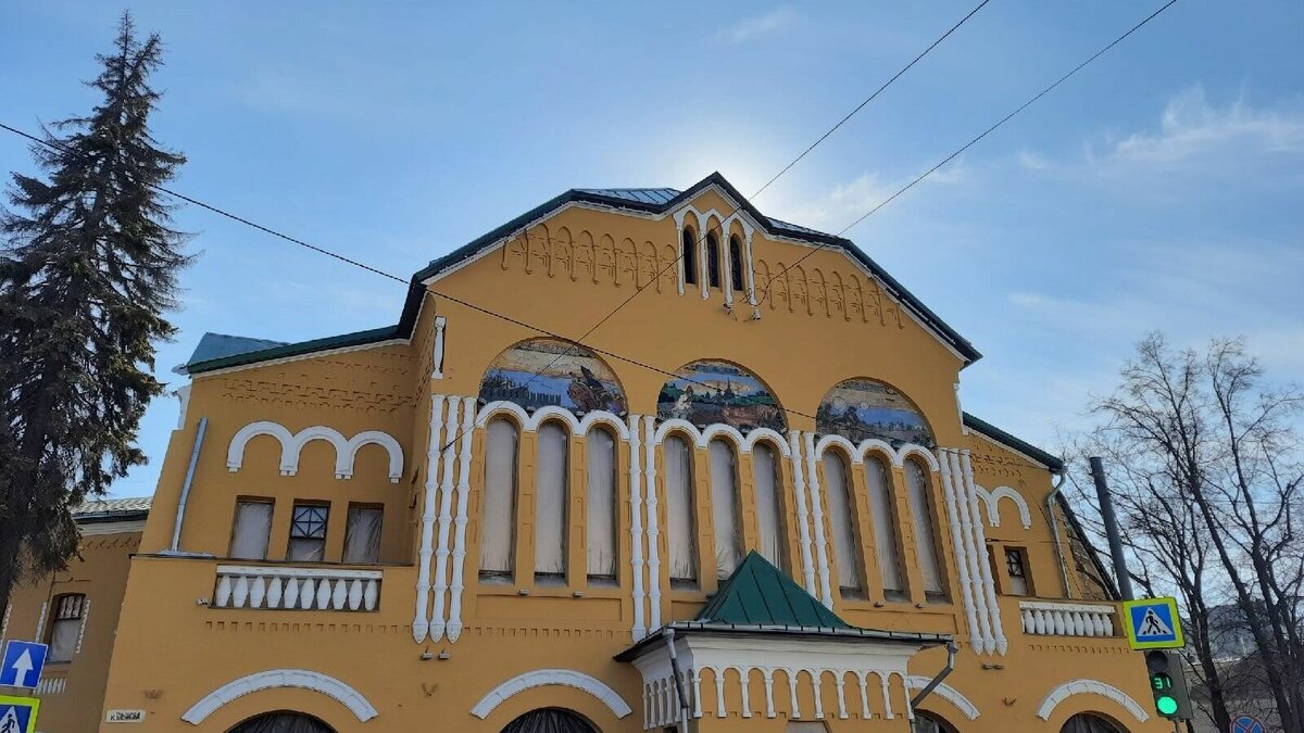     Администрация Нижнего Новгорода выделит 150 млн рублей на реставрацию Дома детского творчества им. Чкалова (Дворца пионеров). Об этом стало известно в ходе заседания городской думы 22 марта.