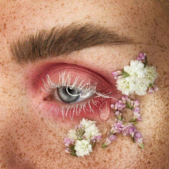 Врач назвала опасные болезни, которые можно распознать по глазам ...