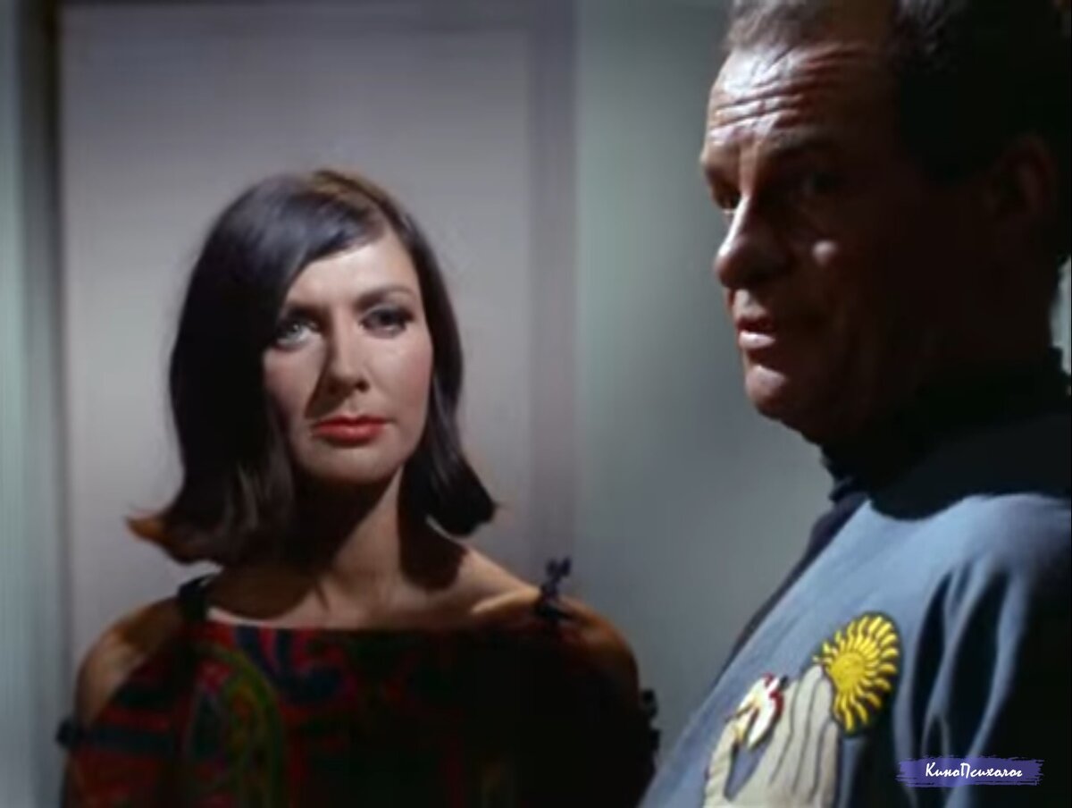 "Star trek", скриншот. Лете и доктор Адамс. Лете прибыла в колонию на реабилитацию, стала "другим человеком", терапевтом.