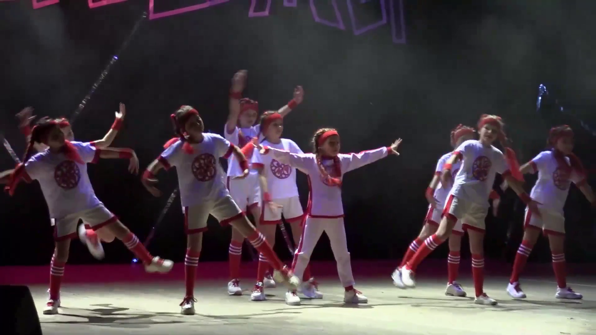Фрагмент из танца Красноуфимского танцевального коллектива "JUMP" (Junior).