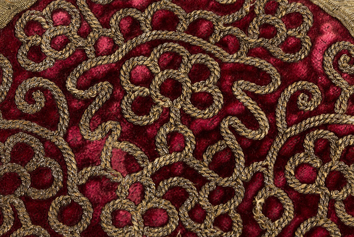 РЭМ 831-52. Фрагмент декора гребня кокошника. 2-я треть XIX в. Симбирская губ.