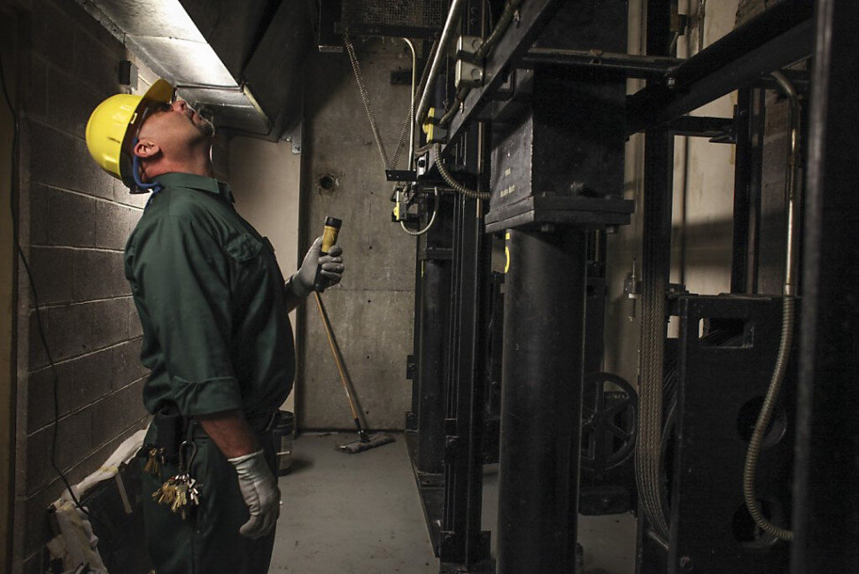 тиссенкрупп москва. монтажник лифтового оборудования. лифтовое оборудование. техническое обслуживание лифтов. электромонтер по лифтам.